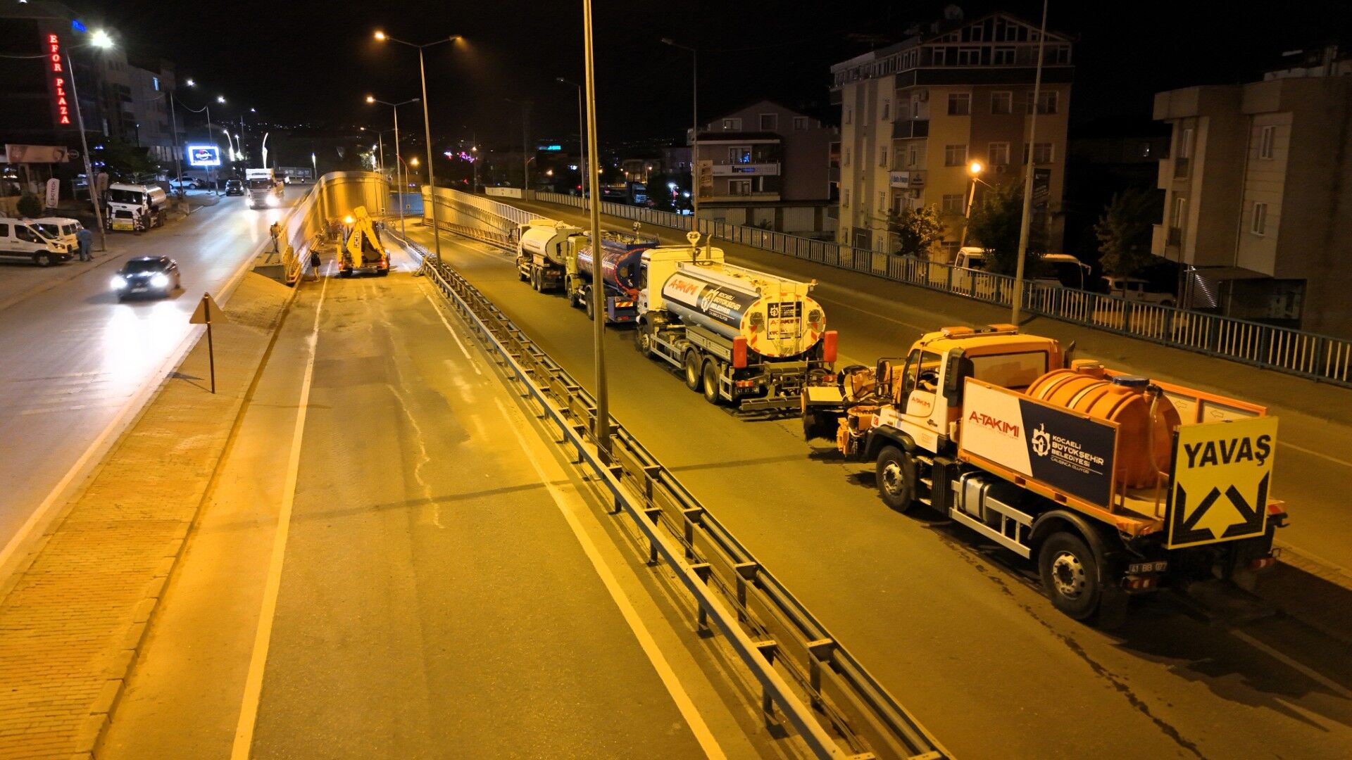 Eskihisar Feribot Yolu Alt Geçidi’nde Gece Mesaisi (4)