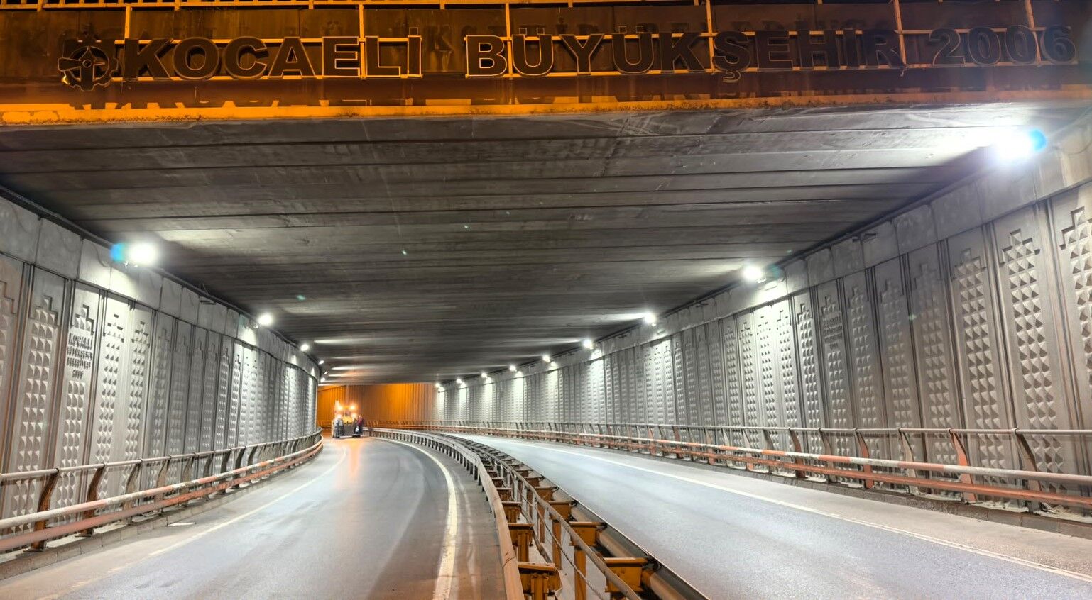 Gebze Eskihisar Feribot Yolu Alt Geçidi Işıl Işıl Oldu (2)