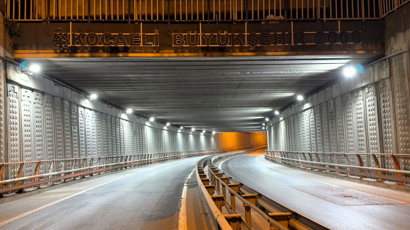 Gebze Eskihisar Feribot Yolu Alt Geçidi Işıl Işıl Oldu (3)