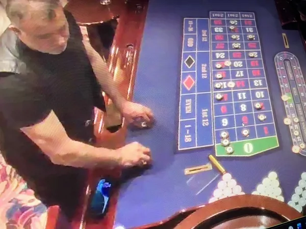 Haluk Levent Kumar Oynarken Görüntülendi (2)