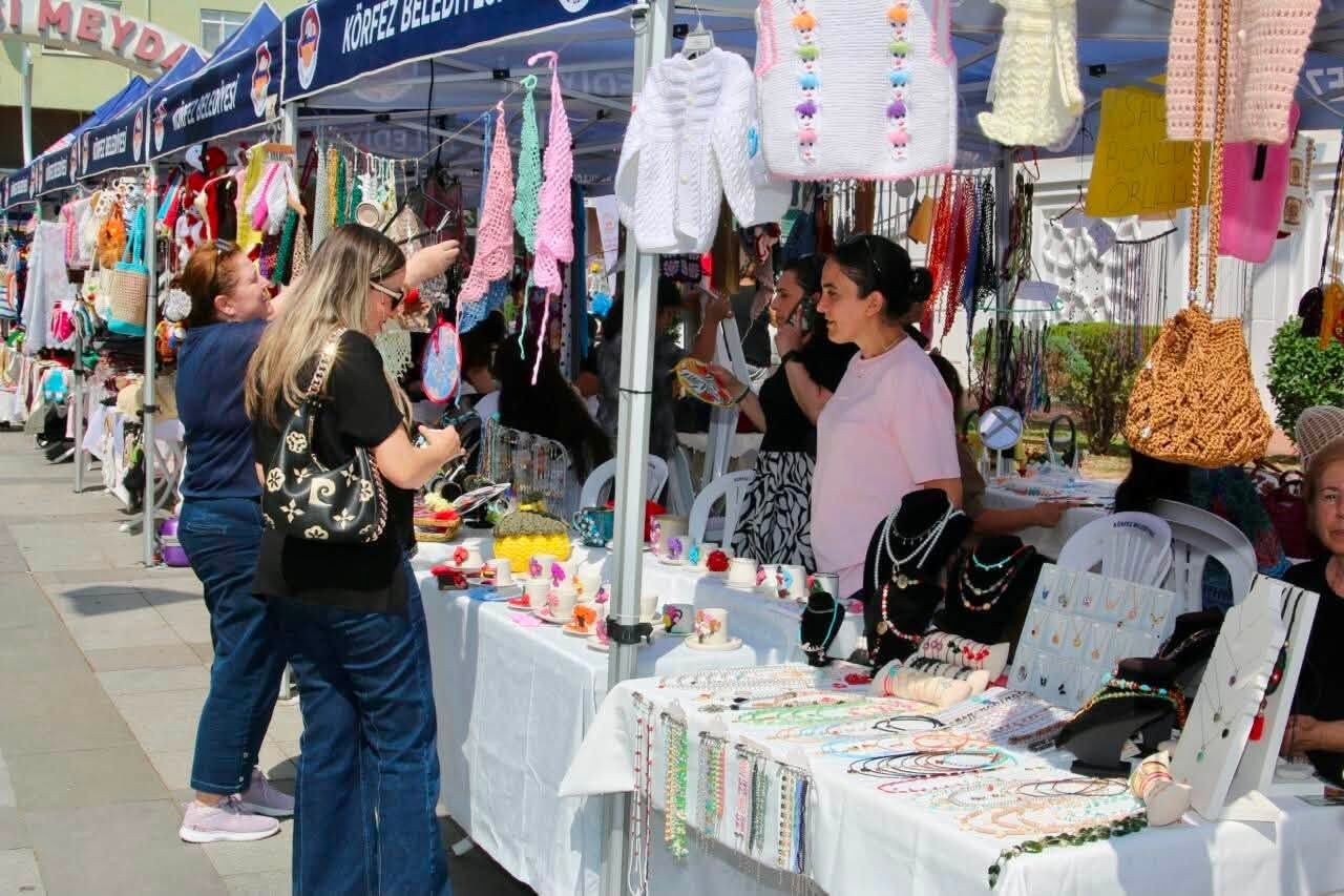 İlgi̇ Görüyor (1)