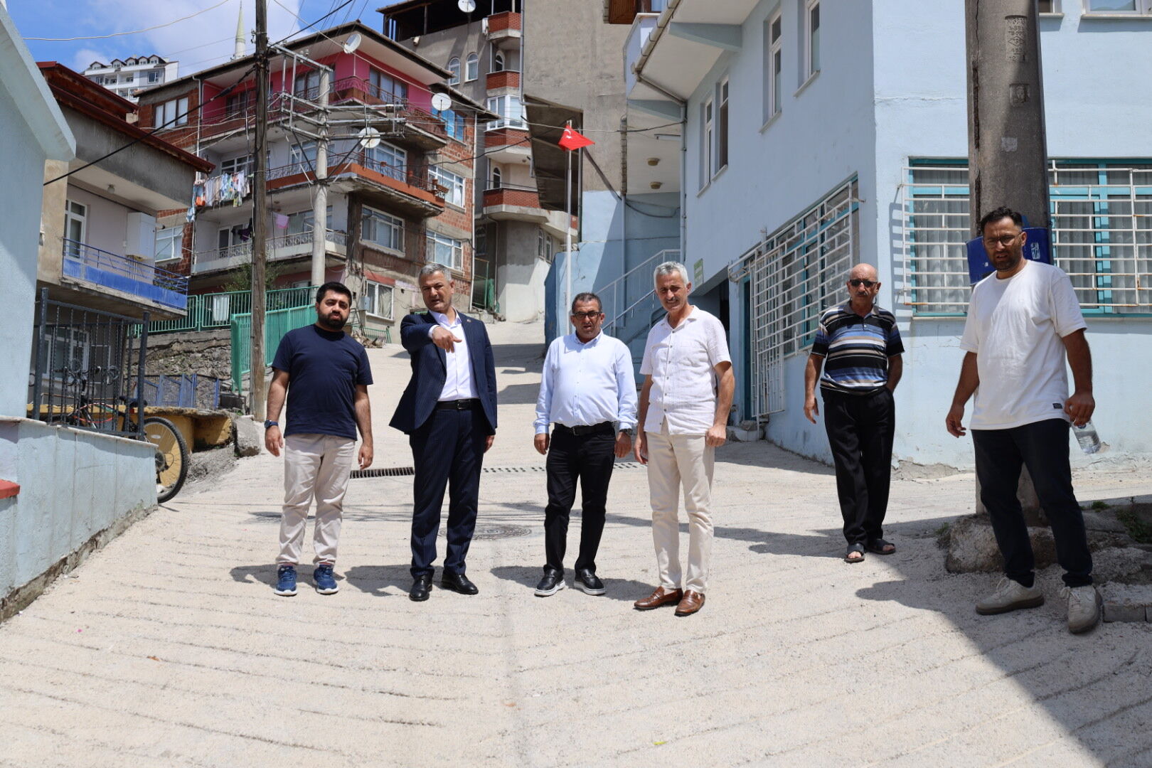 İzmit Belediyesi, Kanlıbağ Sokak’ta Beton Yolu Baştan Sona Yeniledi (4)