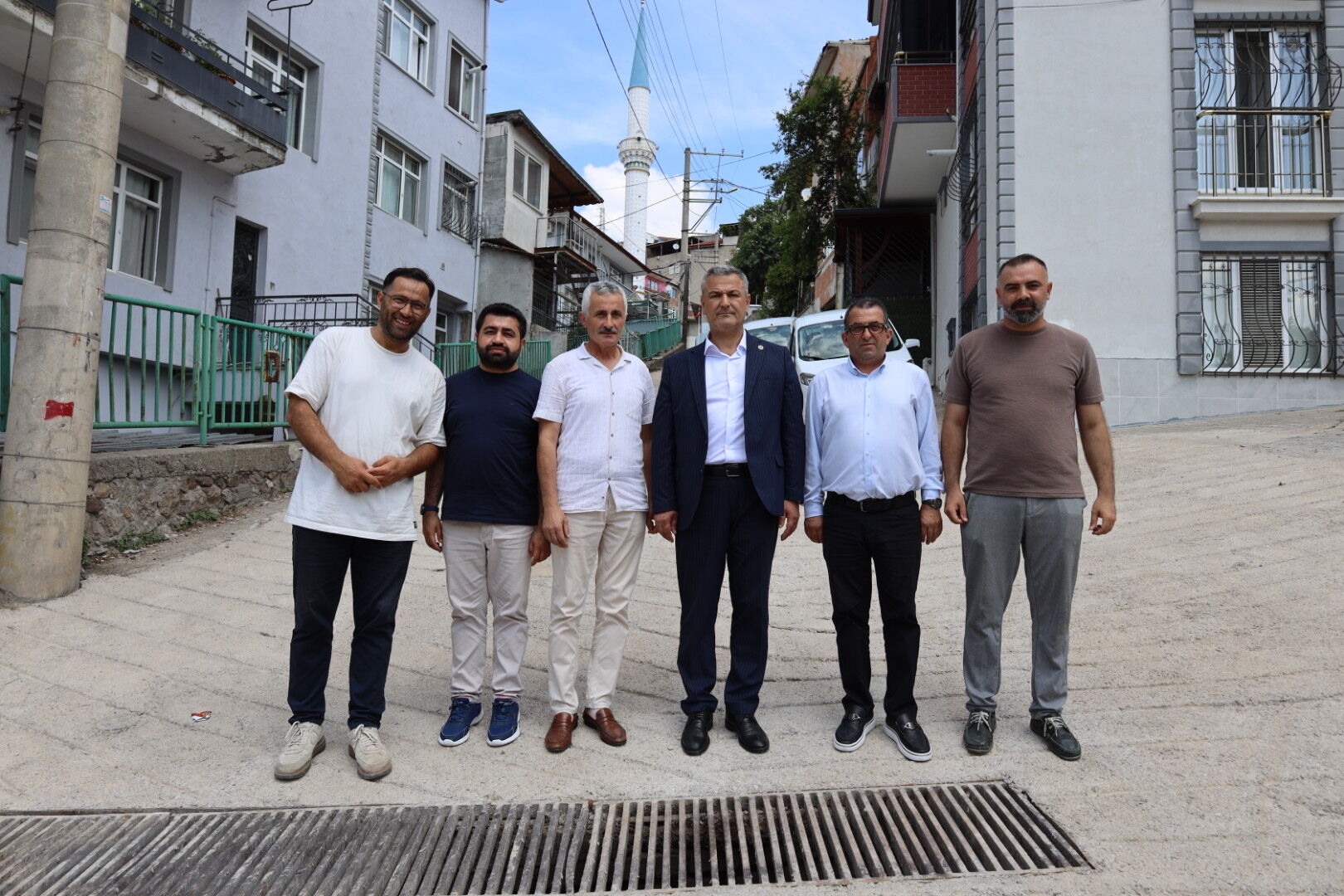 İzmit Belediyesi, Kanlıbağ Sokak’ta Beton Yolu Baştan Sona Yeniledi (7)