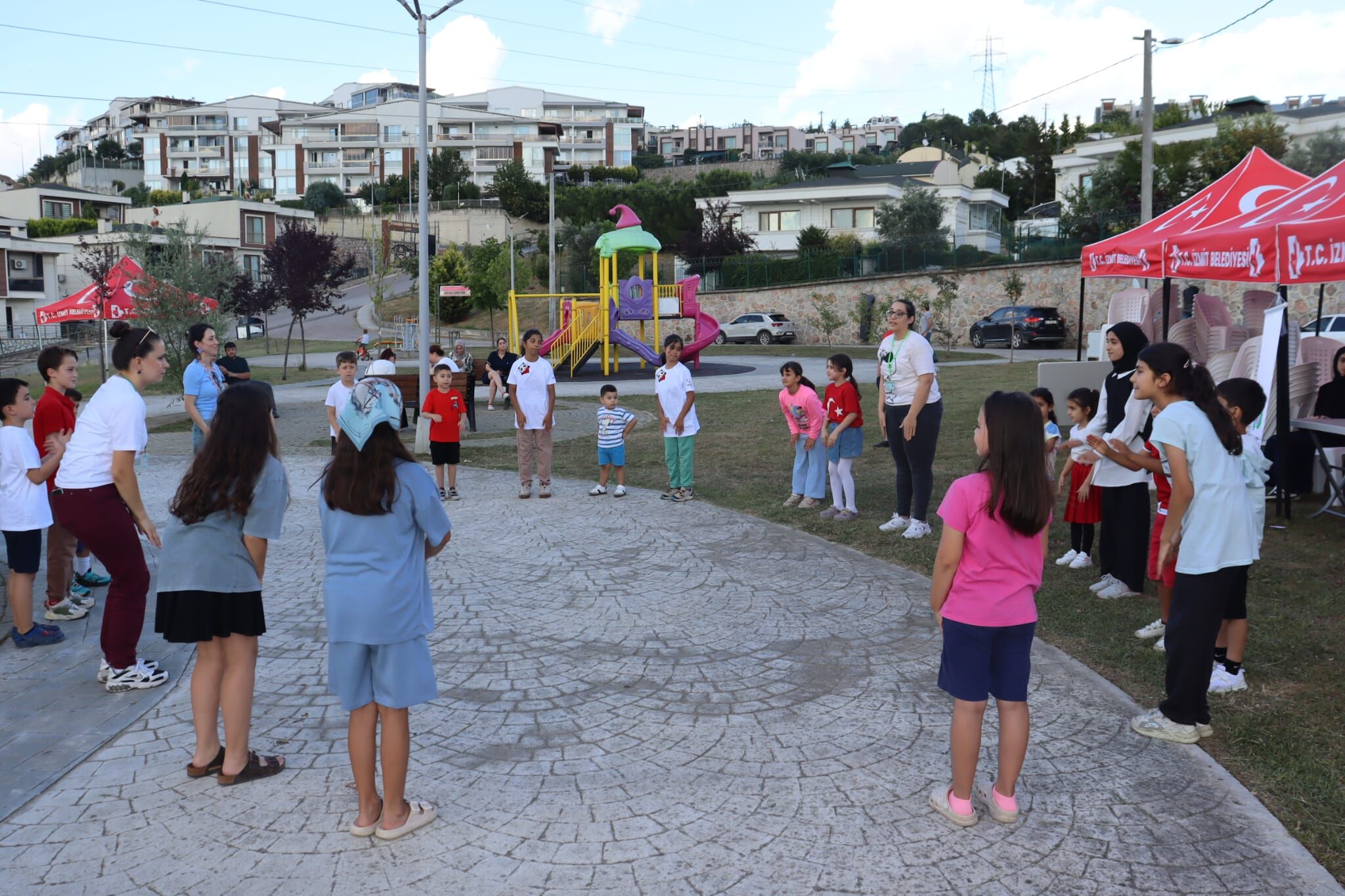 İzmit’in Mahallelerinde Geleneksel Oyun Coşkusu Devam Ediyor (9)