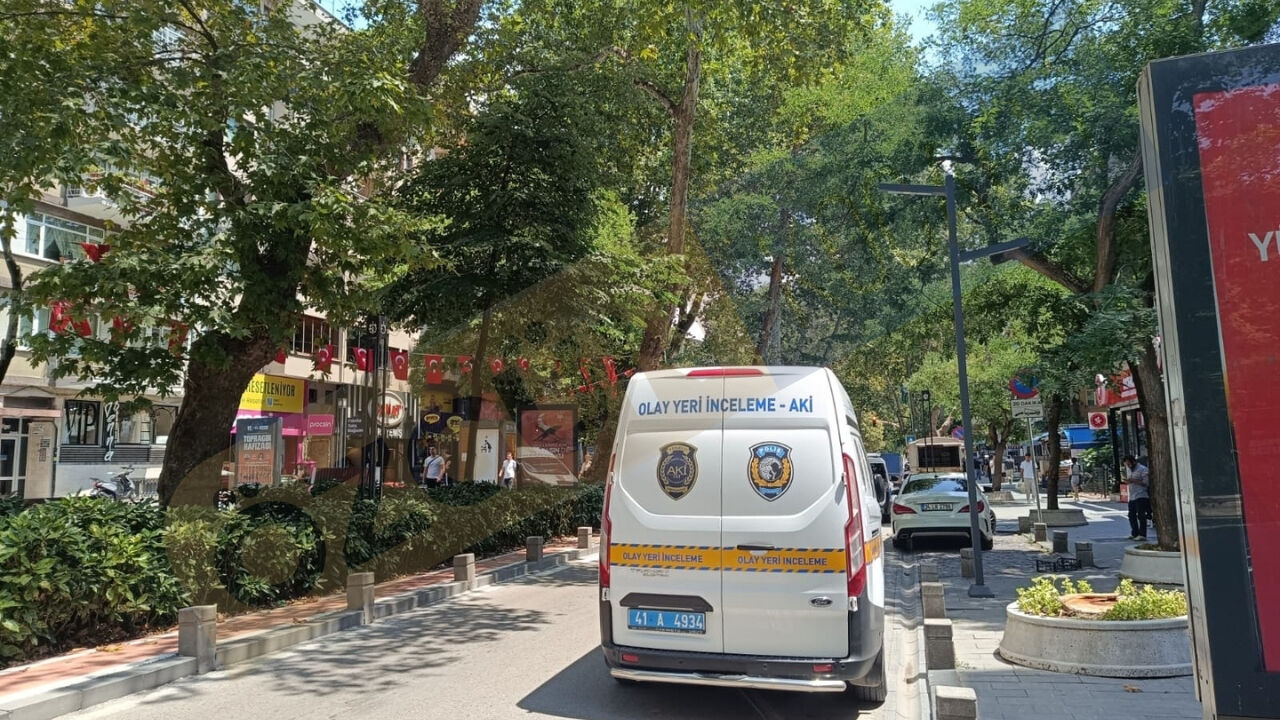 İzmit'te Okul Yanında Çığlık Ve Silah Sesleri (3)
