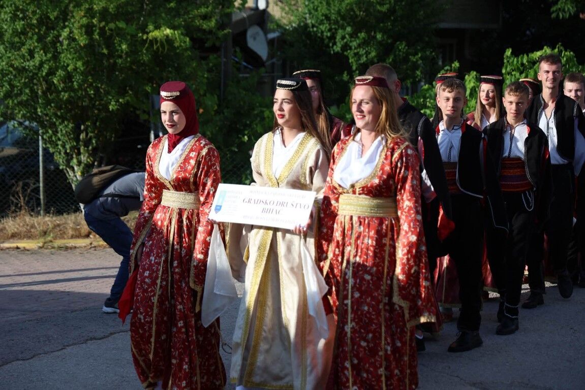Kartepe'de Balkan Kültürü Coşkusu Yaşandı (11)