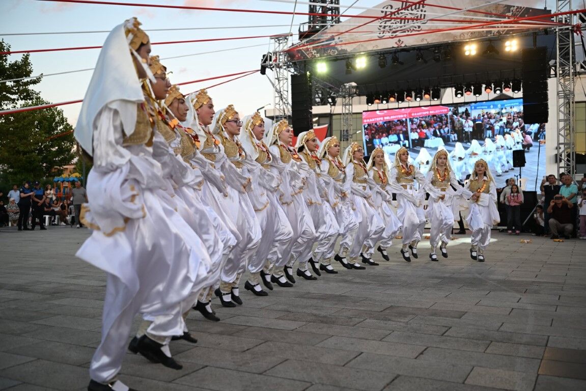 Kartepe'de Balkan Kültürü Coşkusu Yaşandı (4)