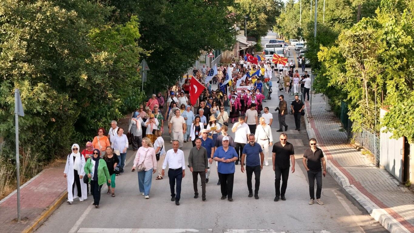 Kartepe'de Balkan Kültürü Coşkusu Yaşandı (7)