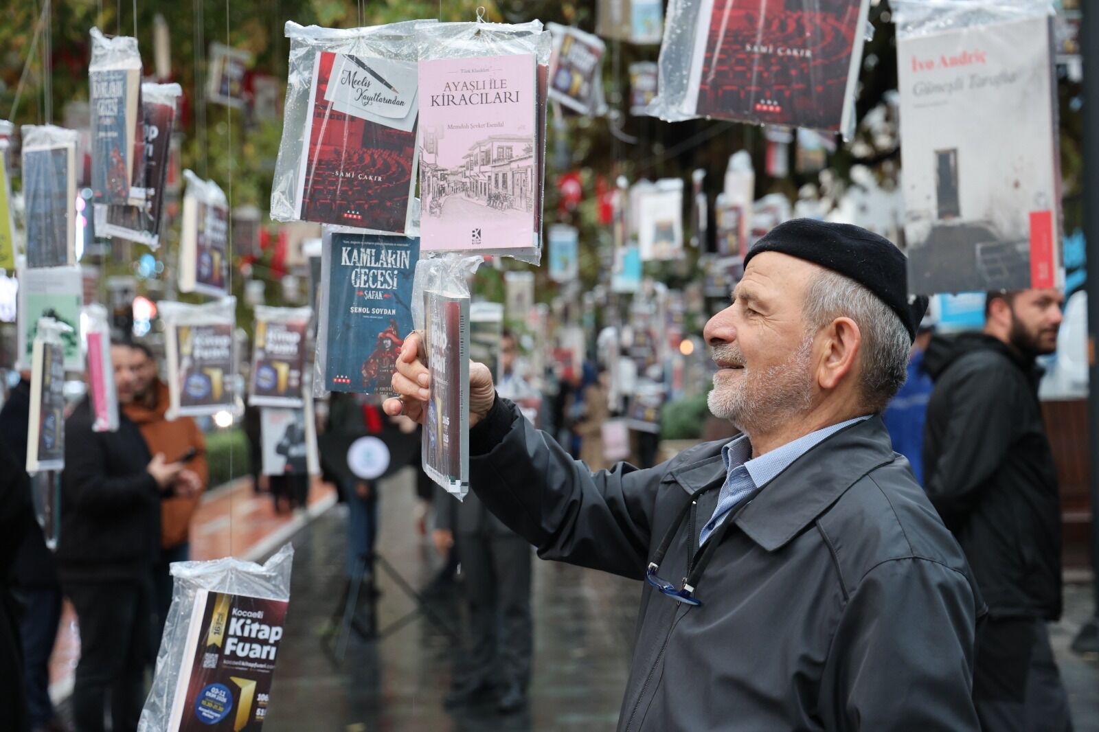 Kocaeli'de Ağaçlar Kitap Açtı (3)